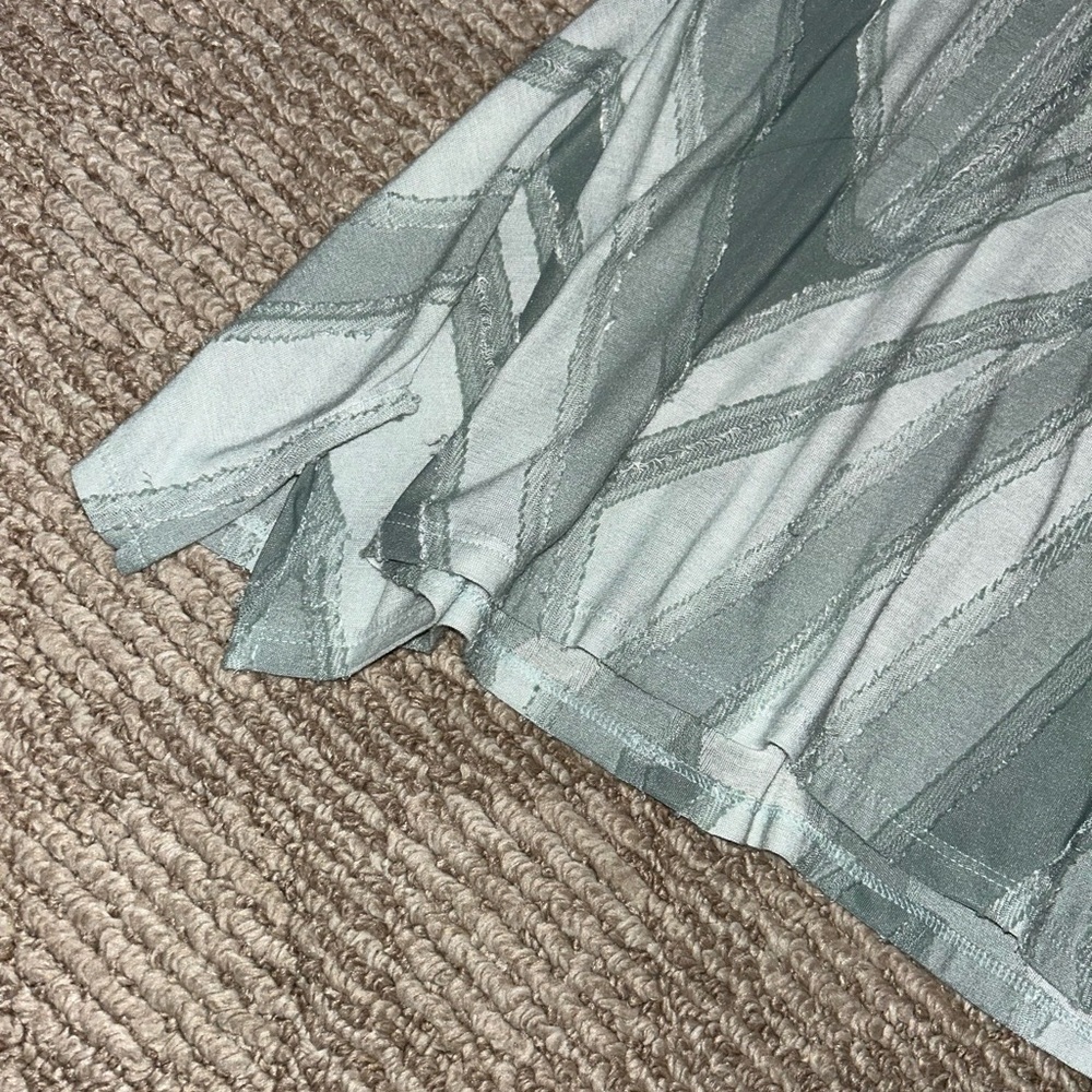 Geometric Patterned top - Picture 3 of 3